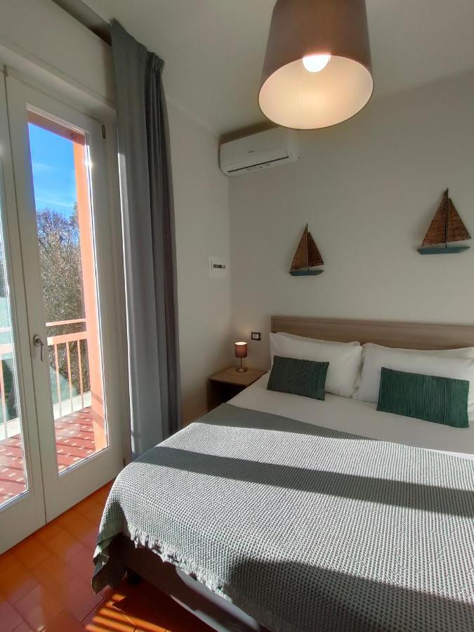Albergo La Pescatrice Moniga del Garda Exterior photo
