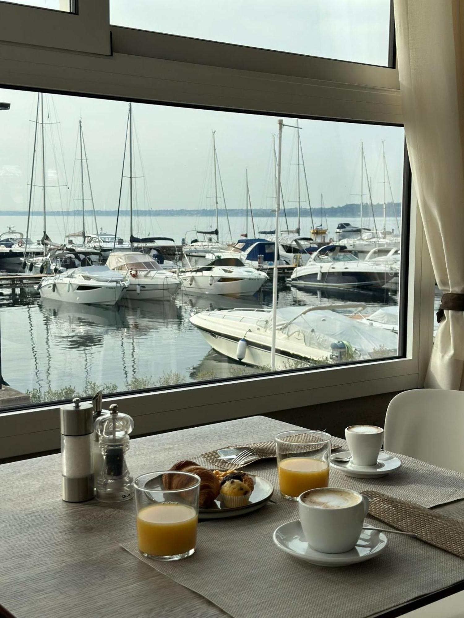 Albergo La Pescatrice Moniga del Garda Exterior photo